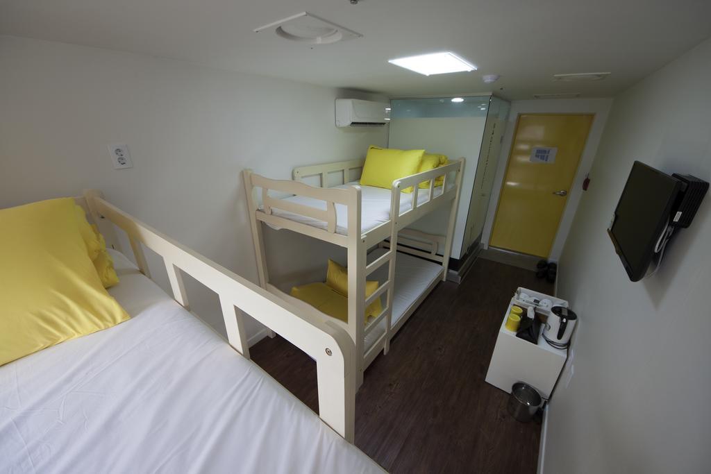 24 Guesthouse Myeongdong Town Seul Camera foto