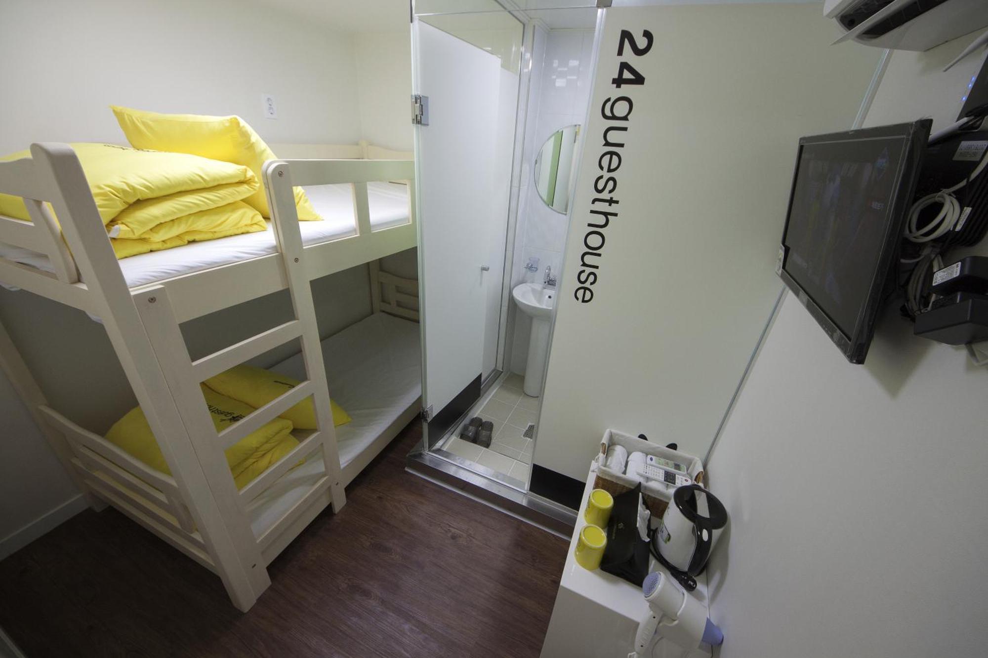 24 Guesthouse Myeongdong Town Seul Camera foto